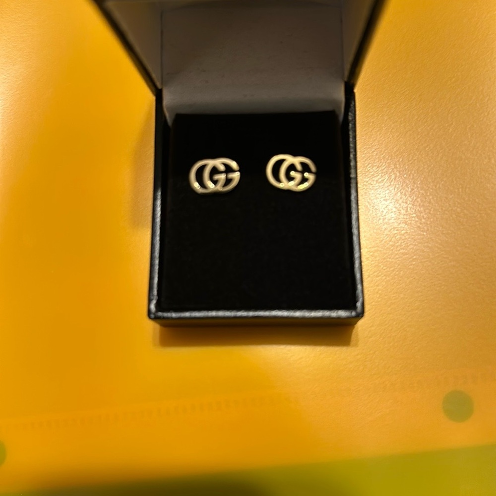 18k Gold Gucci earrings - Picture 4 of 11
